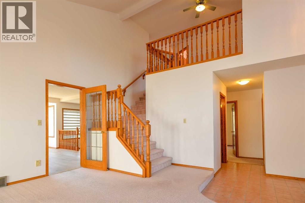 Single Family House for Sale in  Edgebrook Close NW Edgemont Calgary 