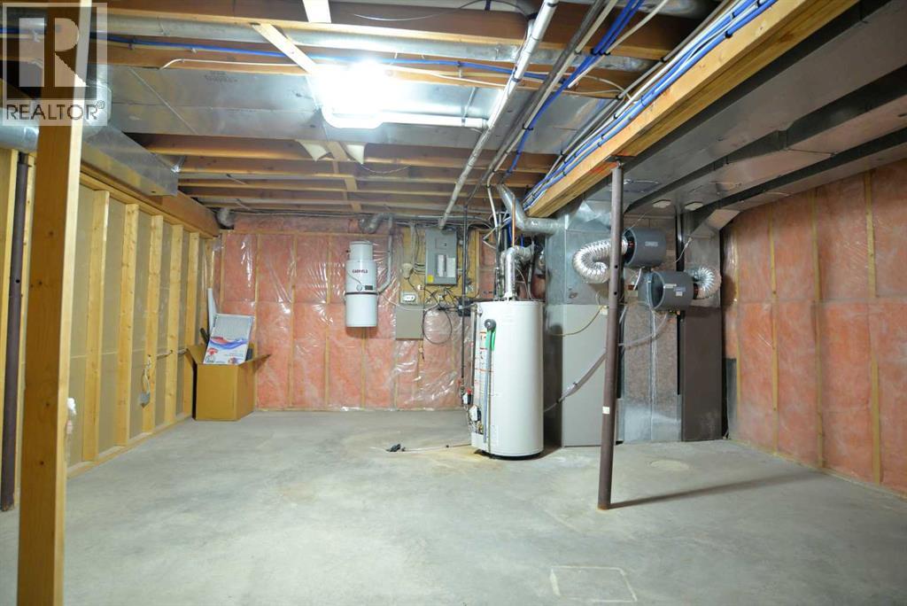 Single Family House for Sale in  Edgebrook Close NW Edgemont Calgary 