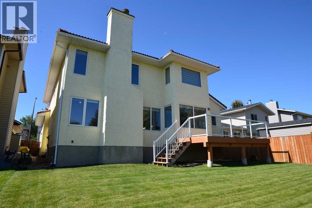 Single Family House for Sale in  Edgebrook Close NW Edgemont Calgary 