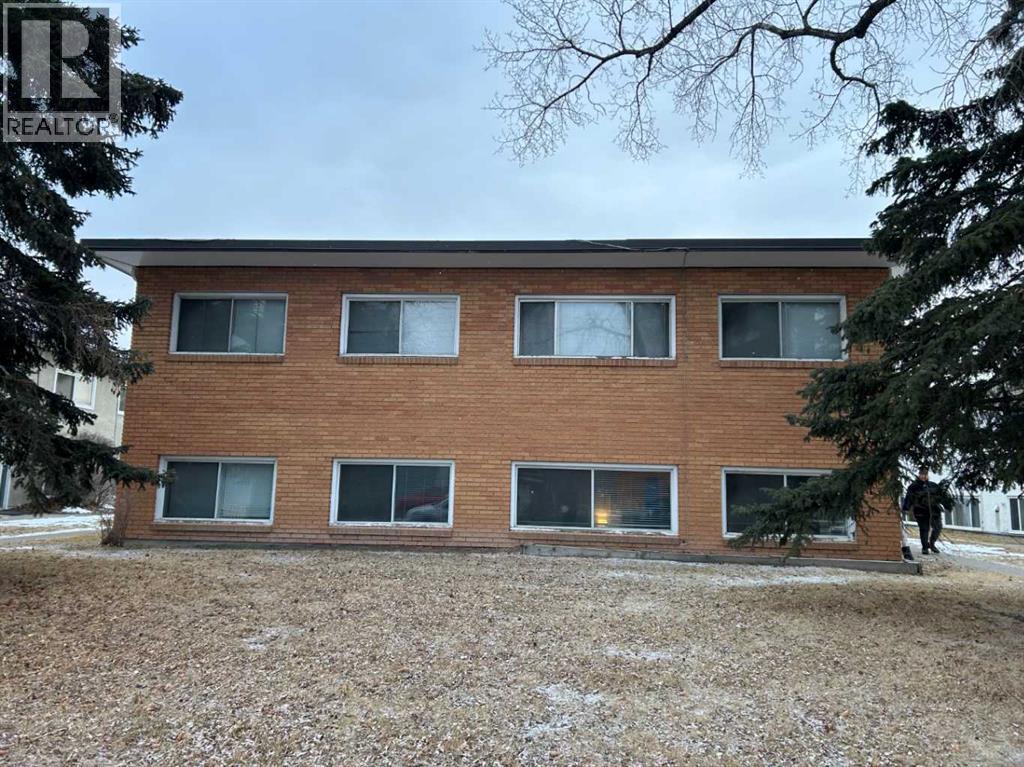 Multi-family House for Sale in / Brentwood Boulevard NW Brentwood Calgary 