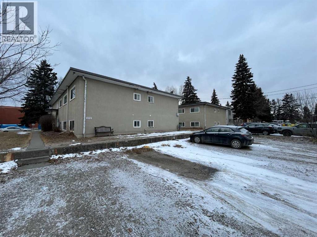 Multi-family House for Sale in / Brentwood Boulevard NW Brentwood Calgary 