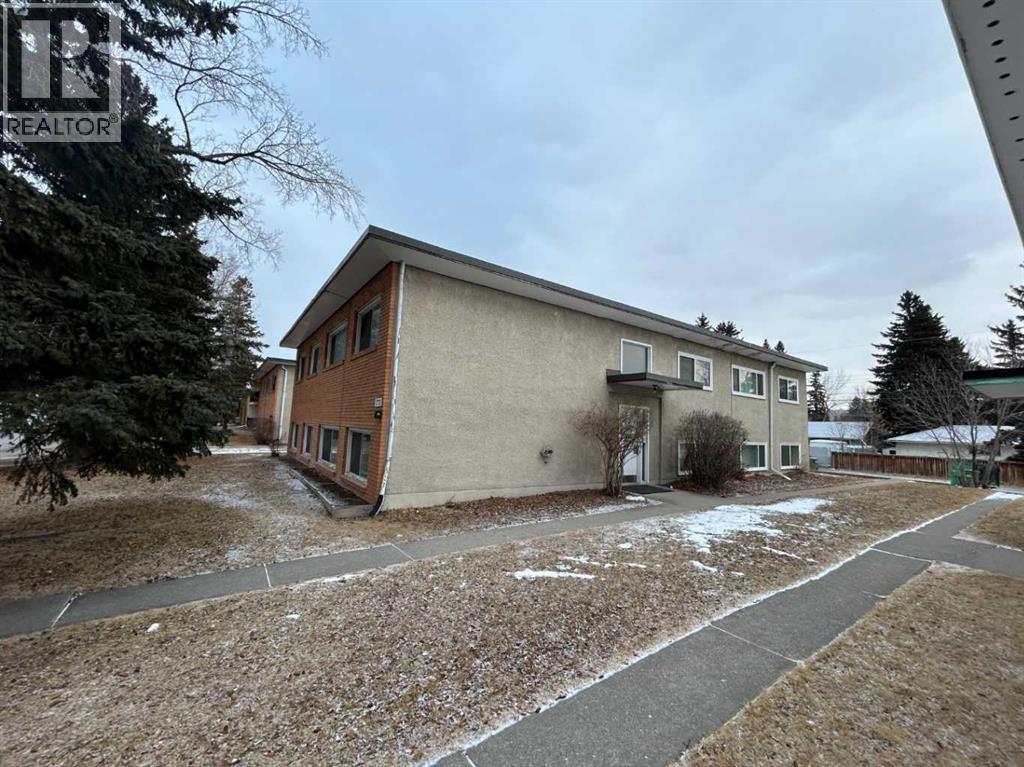 Multi-family House for Sale in / Brentwood Boulevard NW Brentwood Calgary 