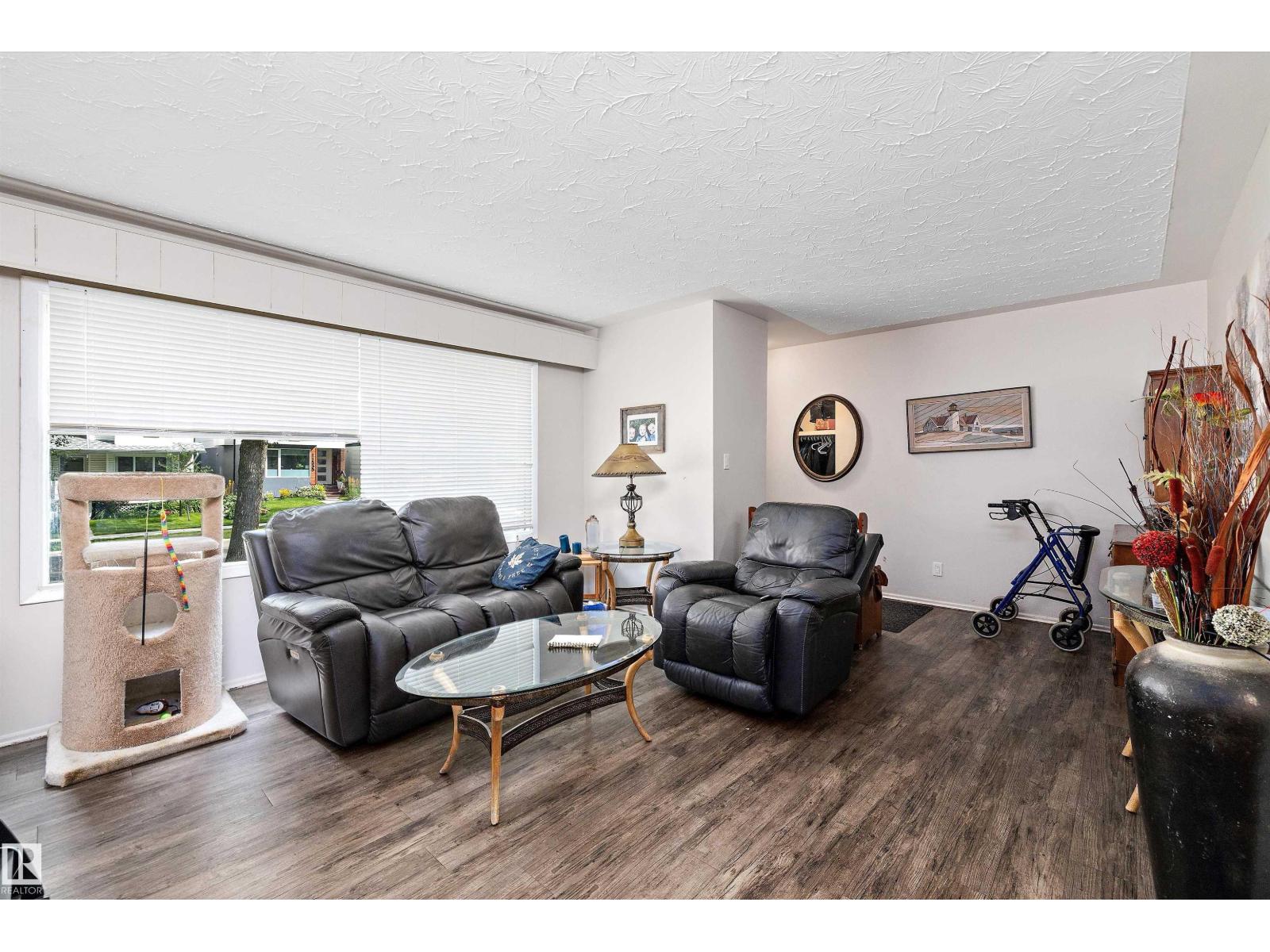 Photo 5 of 11540 123 St Nw, Edmonton AB