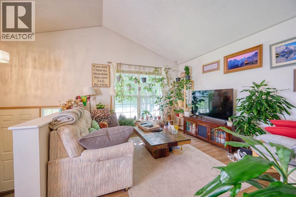 Single Family House Bi-level for Sale in  Hidden Valley Drive NW Hidden Valley Calgary 