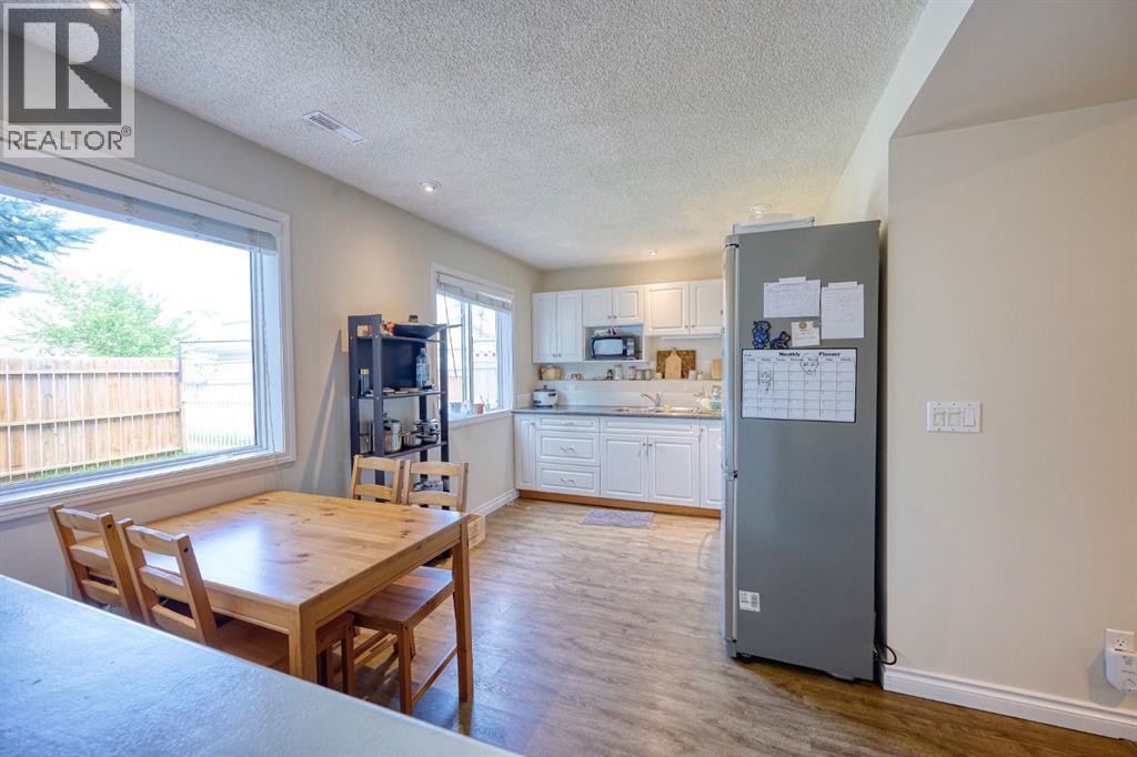 Single Family House Bi-level for Sale in  Hidden Valley Drive NW Hidden Valley Calgary 