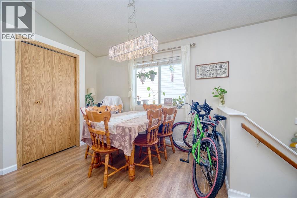 Single Family House Bi-level for Sale in  Hidden Valley Drive NW Hidden Valley Calgary 