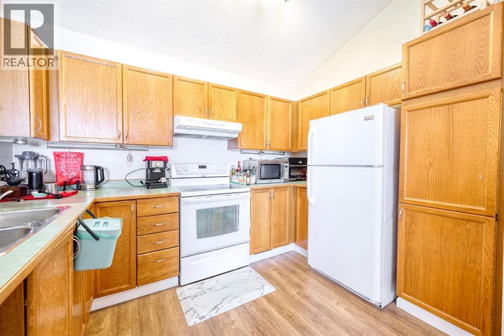 Single Family House Bi-level for Sale in  Hidden Valley Drive NW Hidden Valley Calgary 