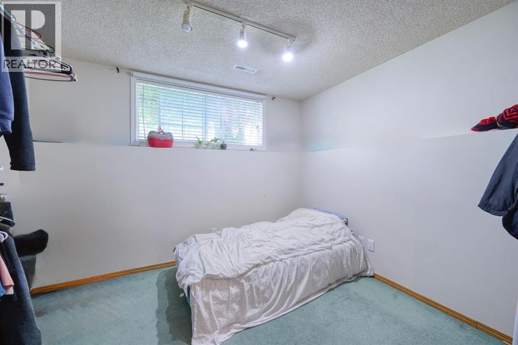 Single Family House Bi-level for Sale in  Hidden Valley Drive NW Hidden Valley Calgary 