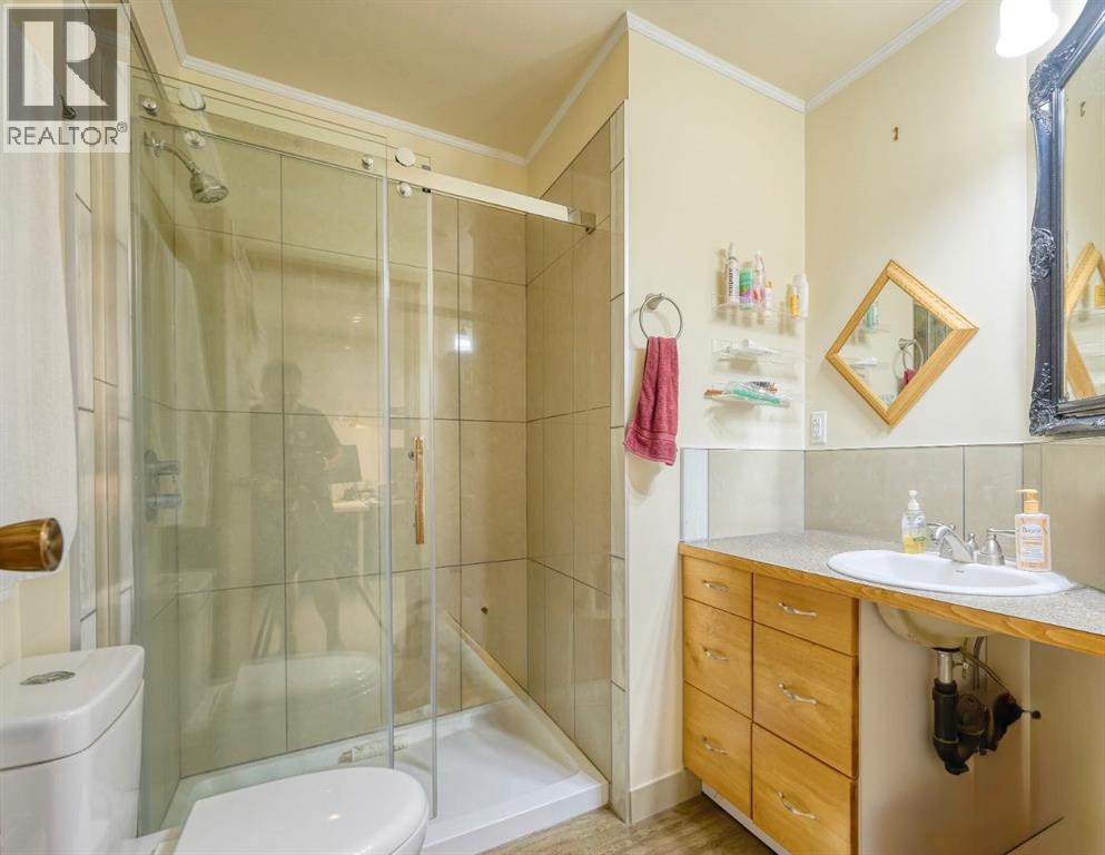 Single Family House Bi-level for Sale in  Hidden Valley Drive NW Hidden Valley Calgary 