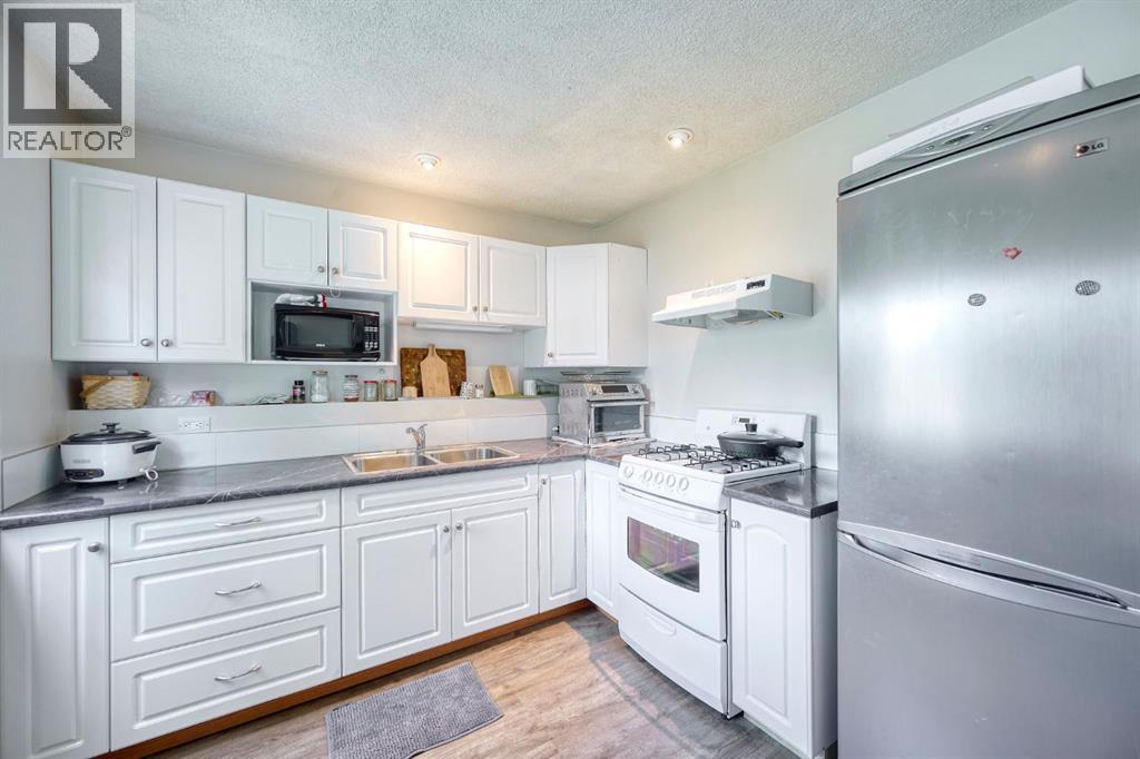 Single Family House Bi-level for Sale in  Hidden Valley Drive NW Hidden Valley Calgary 