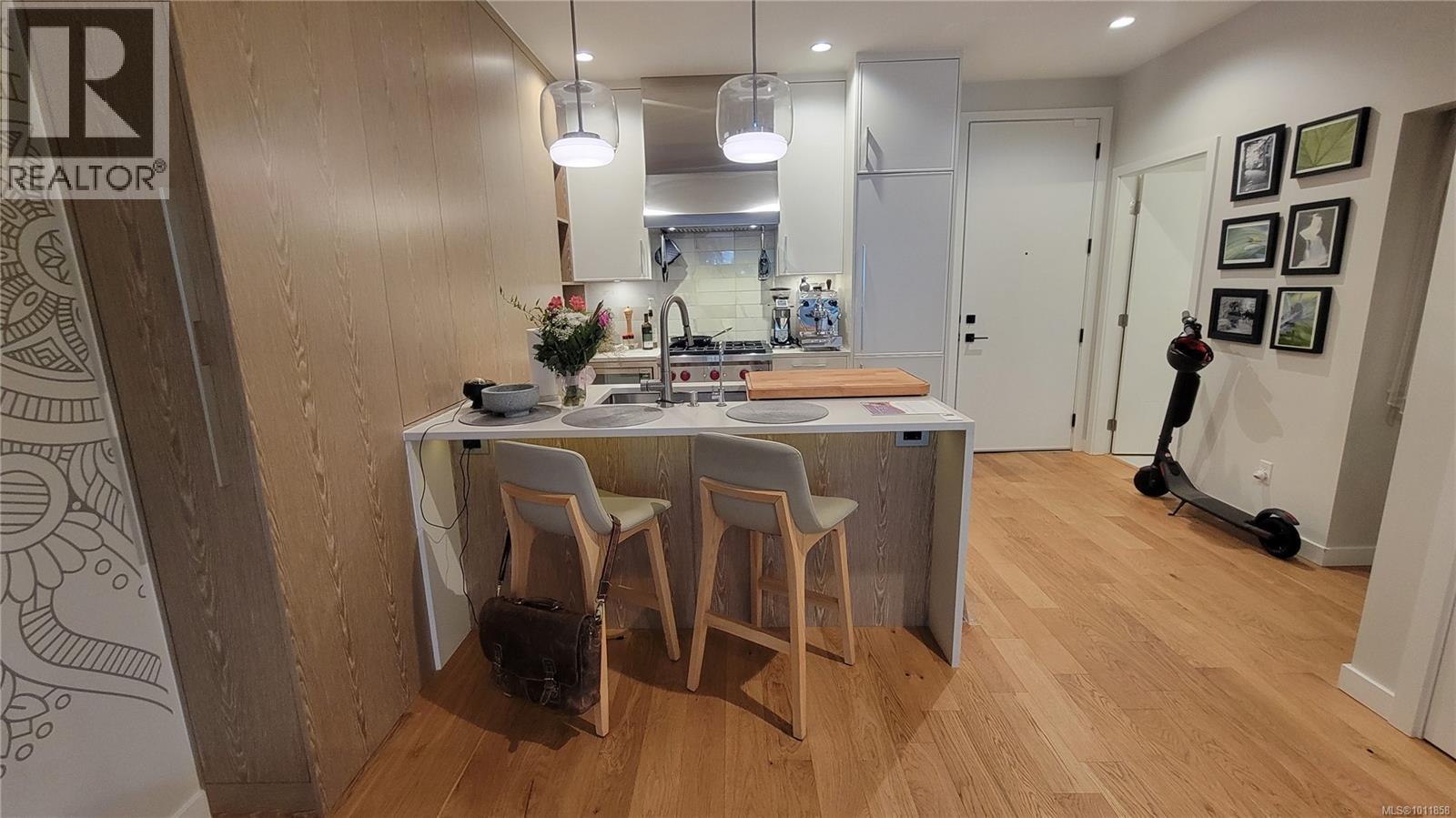 Single Family House for Sale in   Fort St Bellewood Park Victoria 
