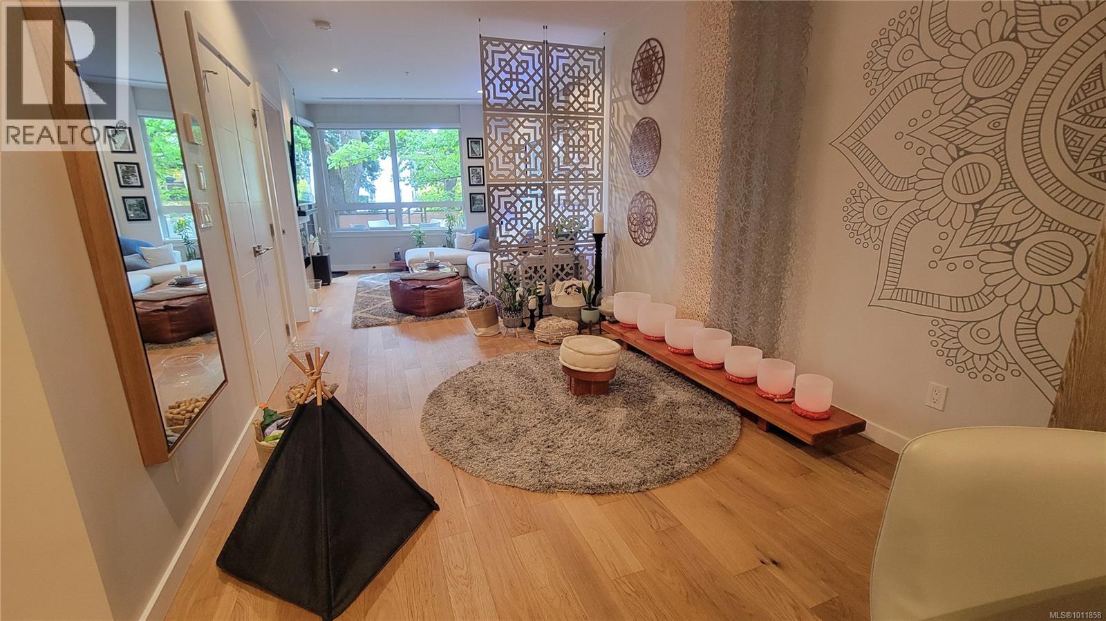 Single Family House for Sale in   Fort St Bellewood Park Victoria 