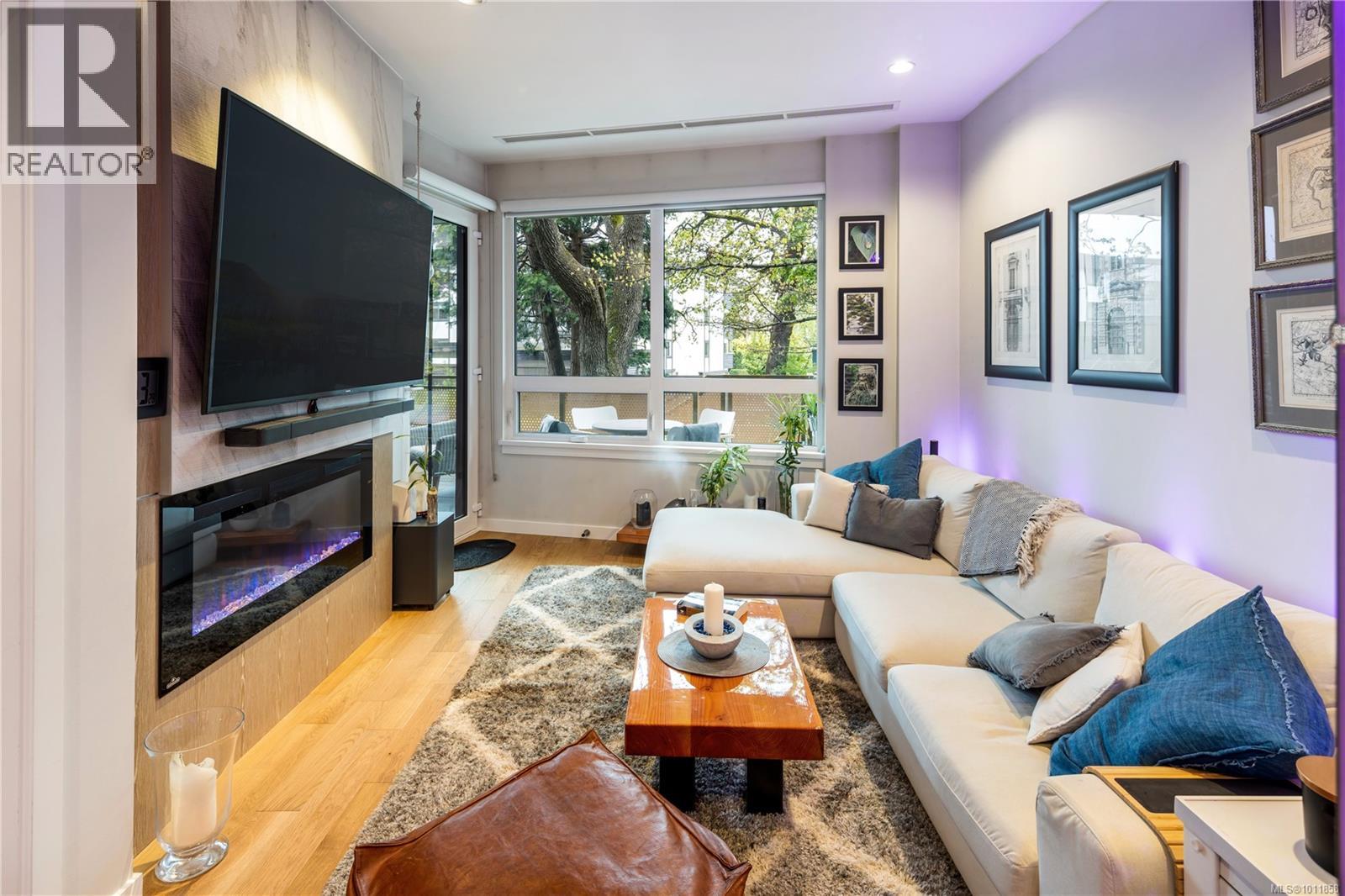 Single Family House for Sale in   Fort St Bellewood Park Victoria 