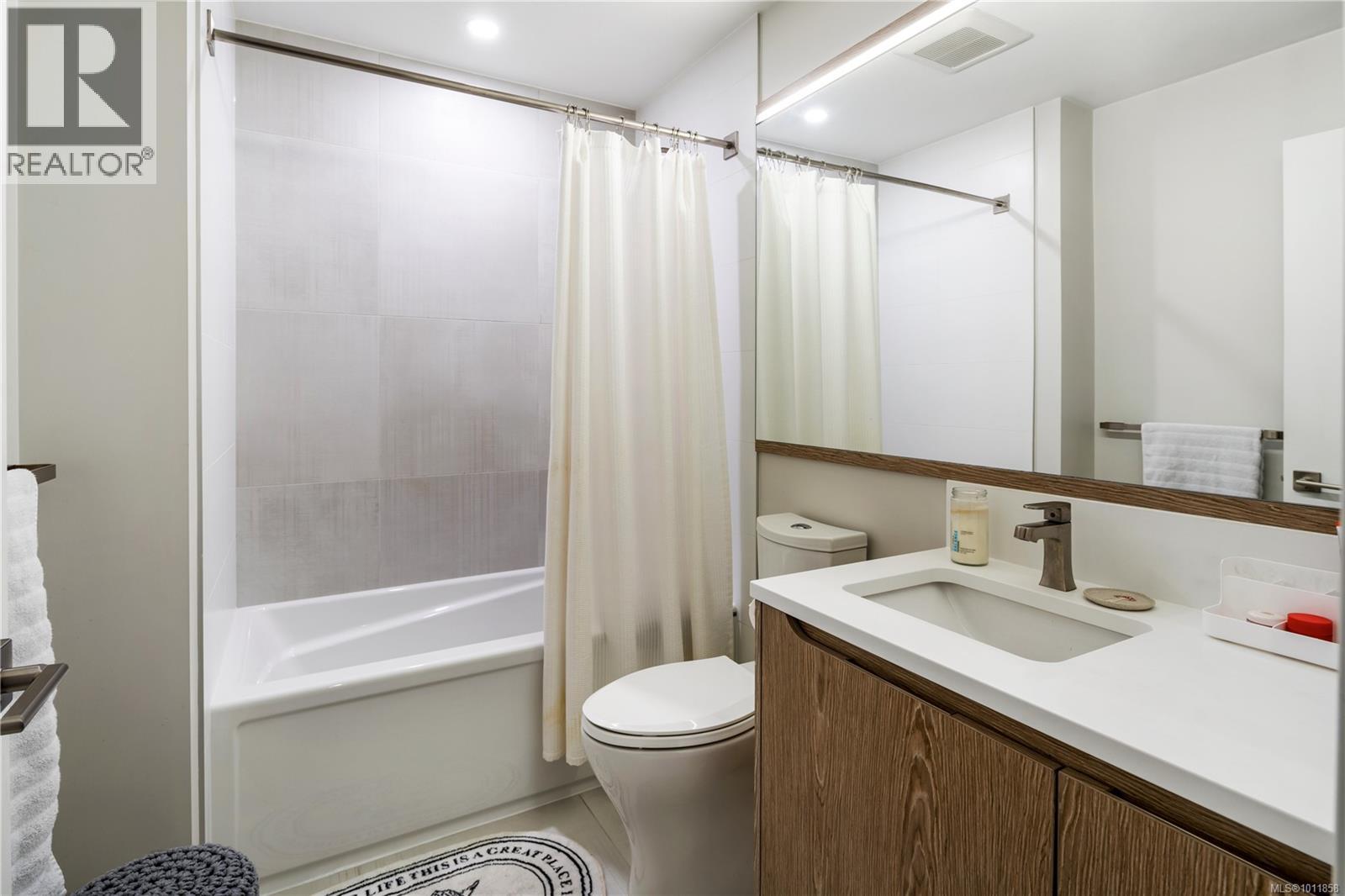 Single Family House for Sale in   Fort St Bellewood Park Victoria 