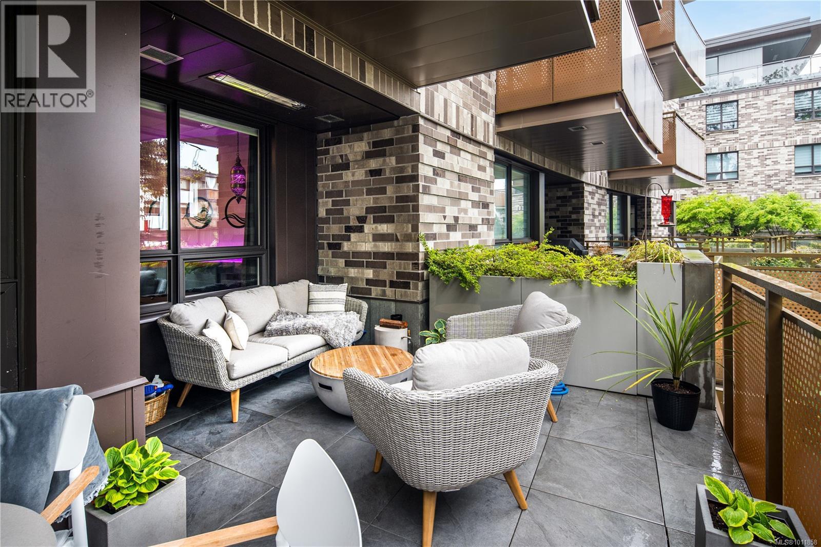 Single Family House for Sale in   Fort St Bellewood Park Victoria 