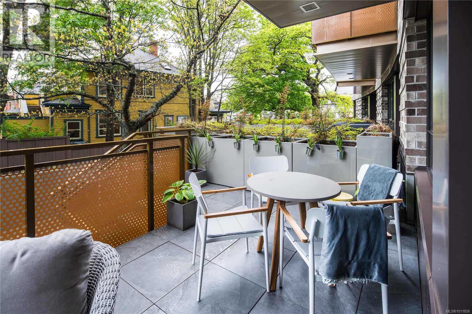 Single Family House for Sale in   Fort St Bellewood Park Victoria 