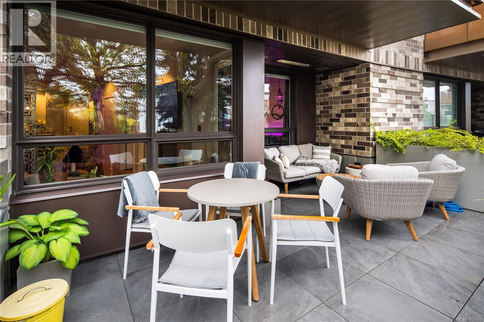 Single Family House for Sale in   Fort St Bellewood Park Victoria 