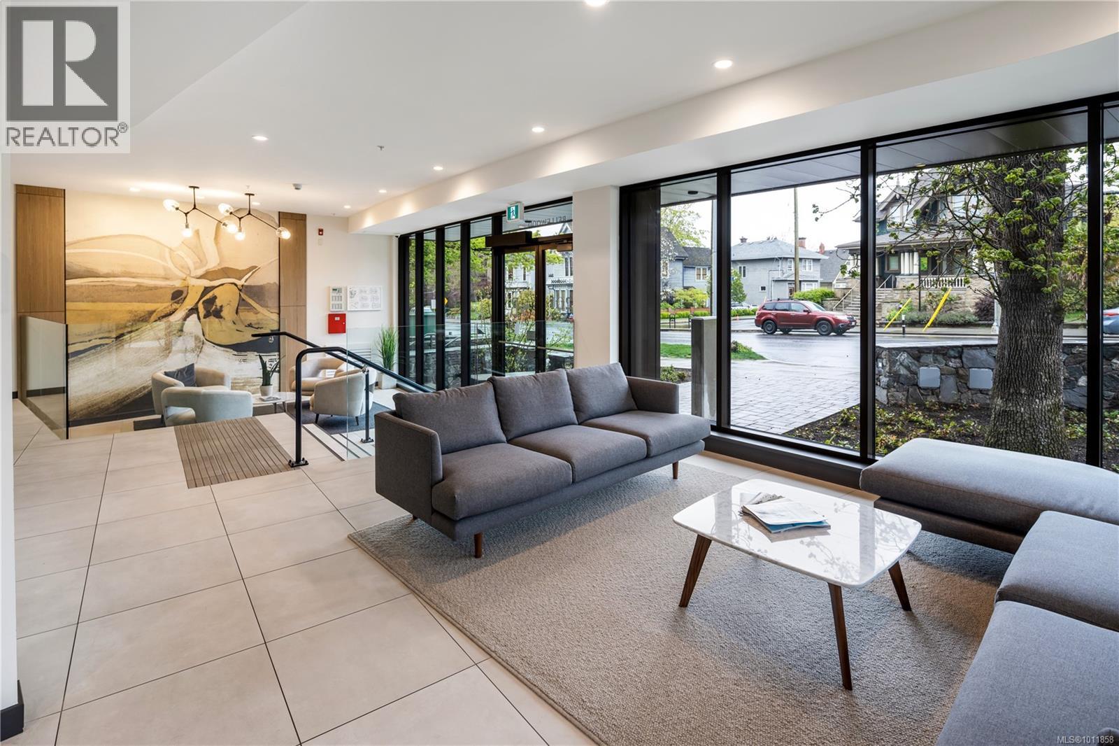Single Family House for Sale in   Fort St Bellewood Park Victoria 