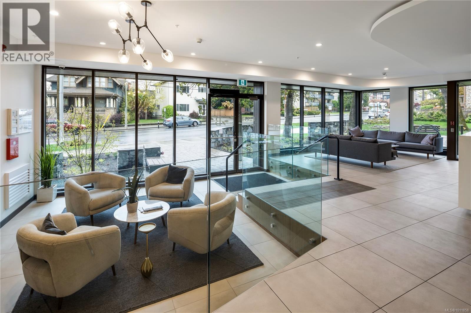 Single Family House for Sale in   Fort St Bellewood Park Victoria 