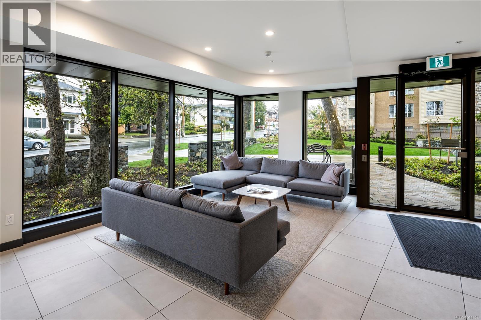 Single Family House for Sale in   Fort St Bellewood Park Victoria 