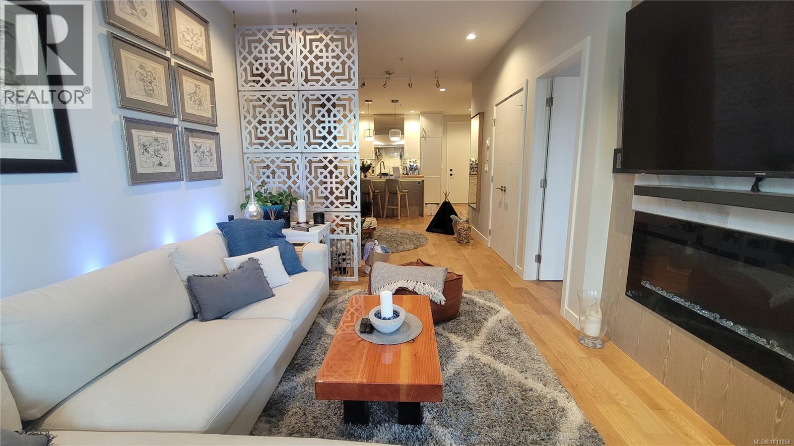 Single Family House for Sale in   Fort St Bellewood Park Victoria 