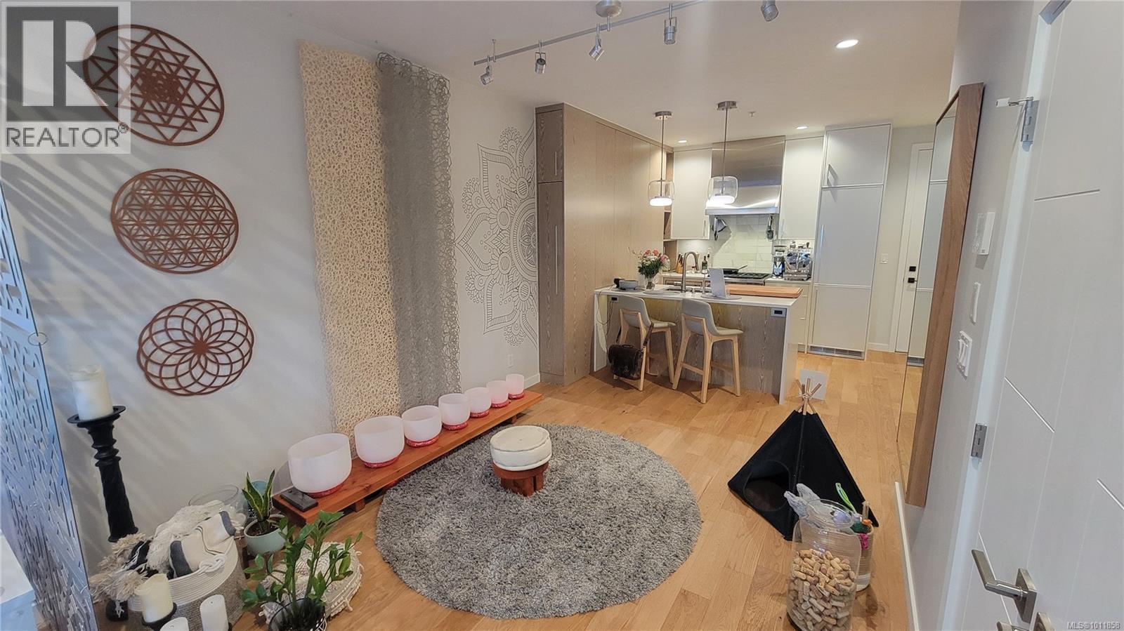 Single Family House for Sale in   Fort St Bellewood Park Victoria 