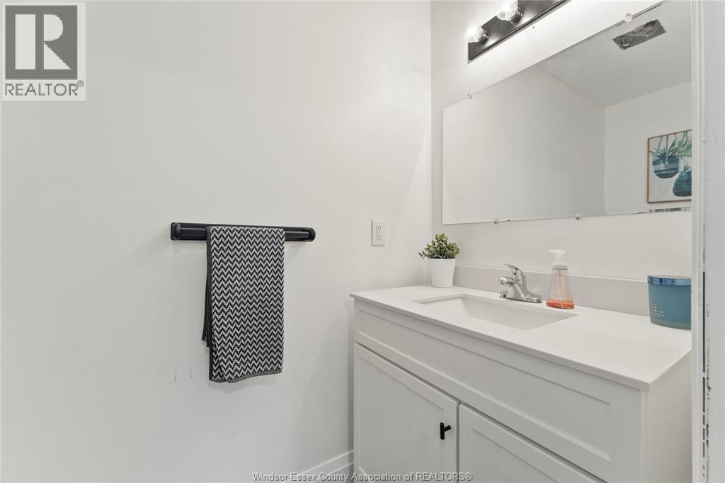 Photo 15 of 145 County Rd 50 W, Harrow ON