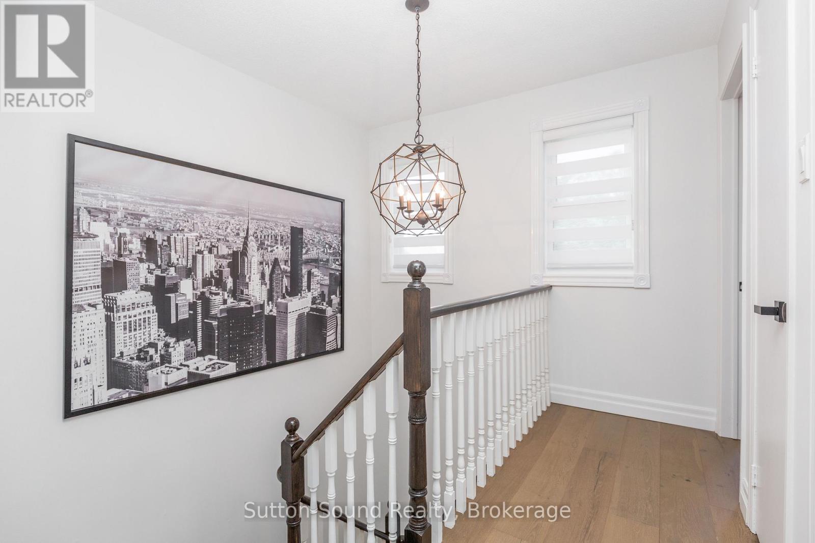 Photo 18 of 1926 Applewood Avenue, Innisfil ON