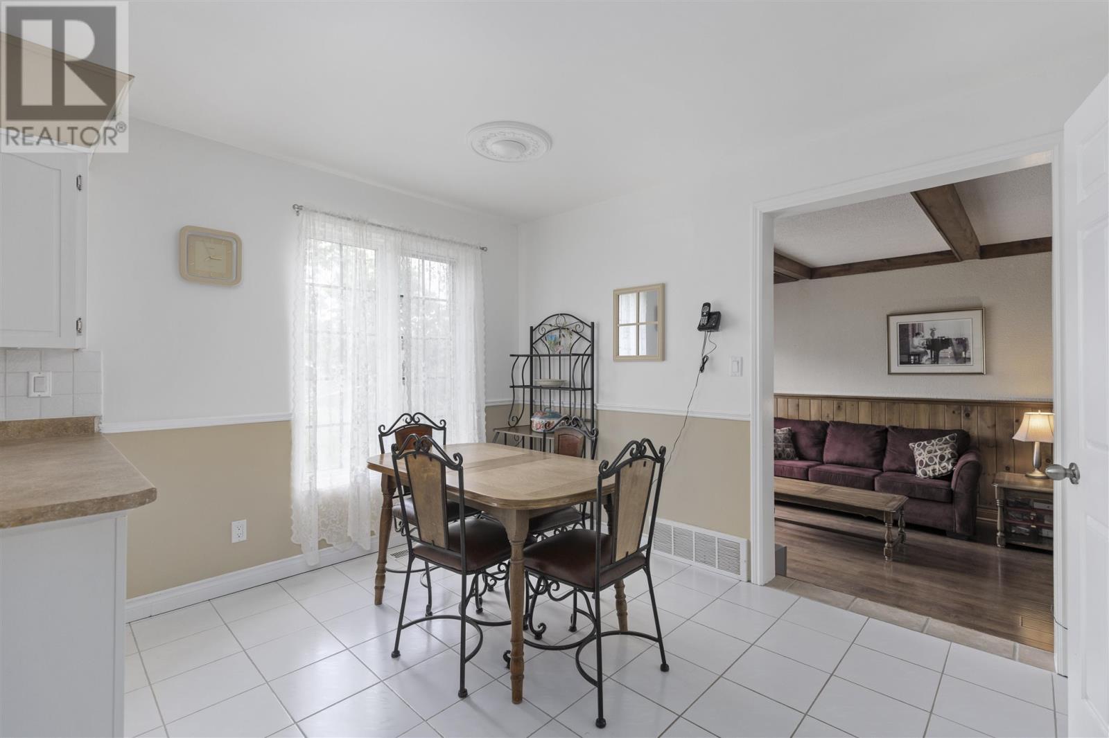 Photo 17 of 16 Charlotte Dr, Sault Ste Marie ON