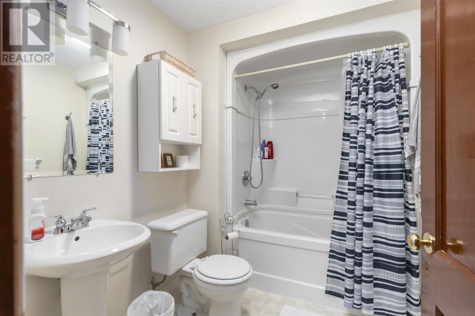 Photo 18 of 615 Sherbourne St, Sault Ste Marie ON