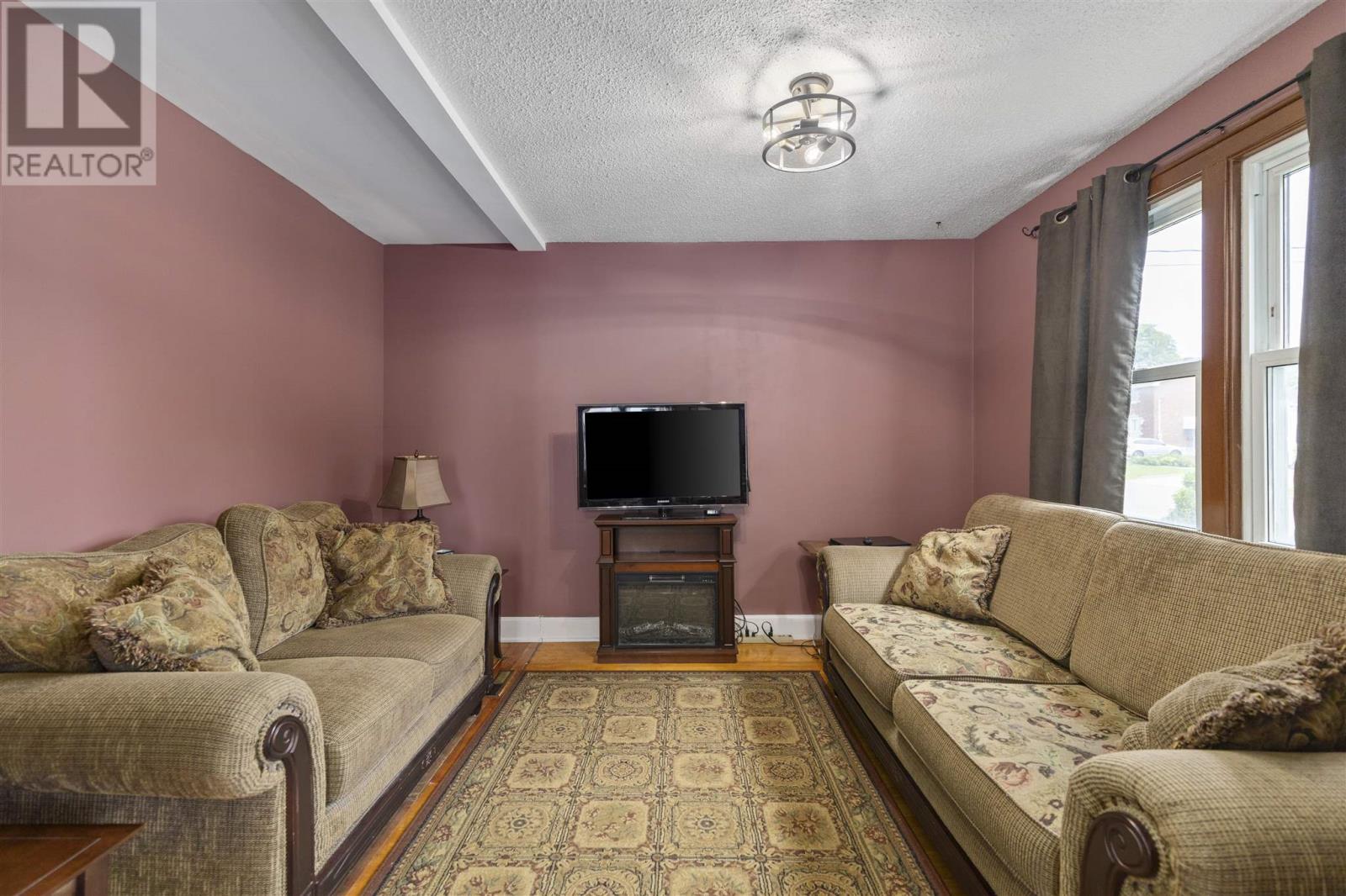 Photo 11 of 615 Sherbourne St, Sault Ste Marie ON