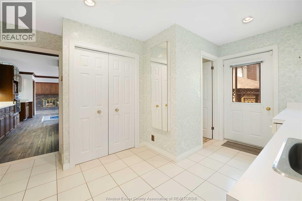 Photo 17 of 294 Hyde Park, Amherstburg ON