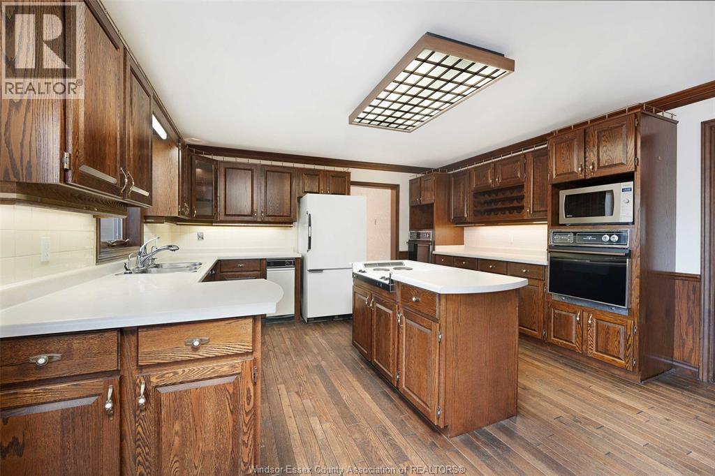Photo 15 of 294 Hyde Park, Amherstburg ON