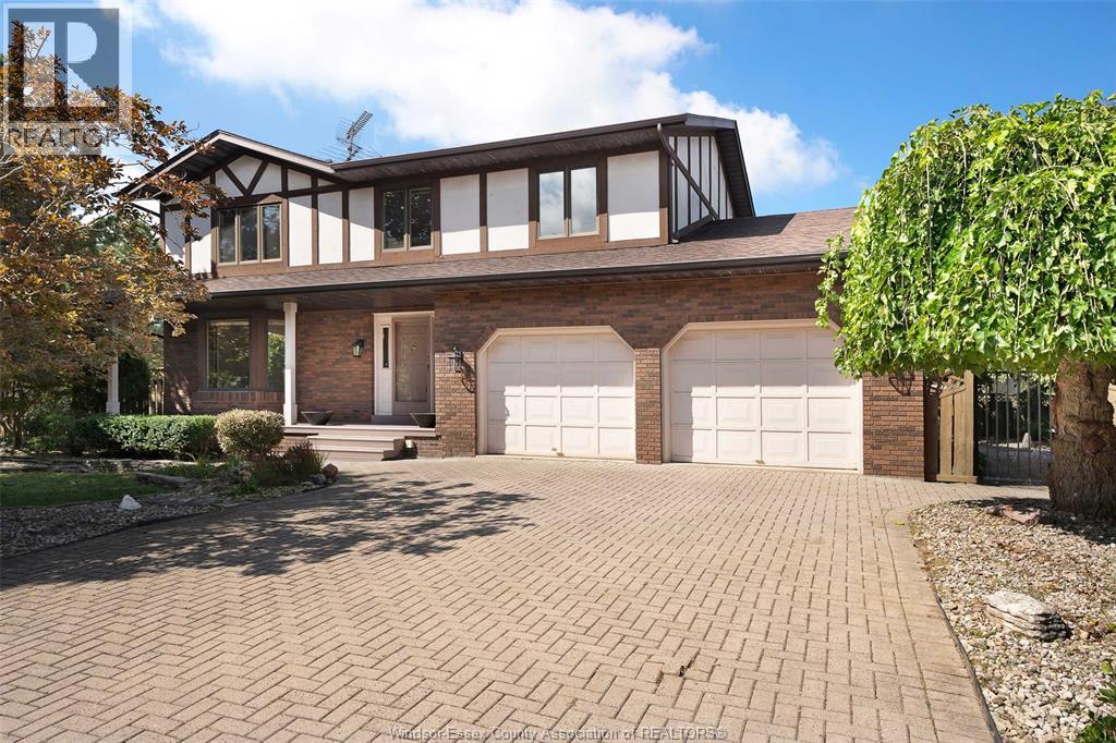 Photo 2 of 294 Hyde Park, Amherstburg ON