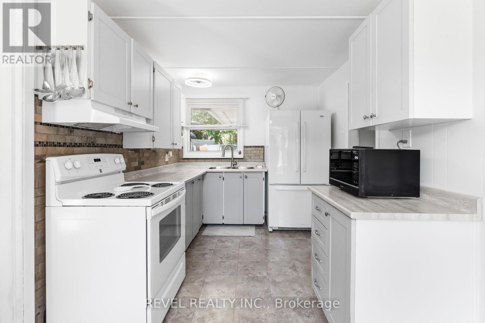 Photo 15 of 643 Balsam Lake Drive, Kawartha Lakes ON