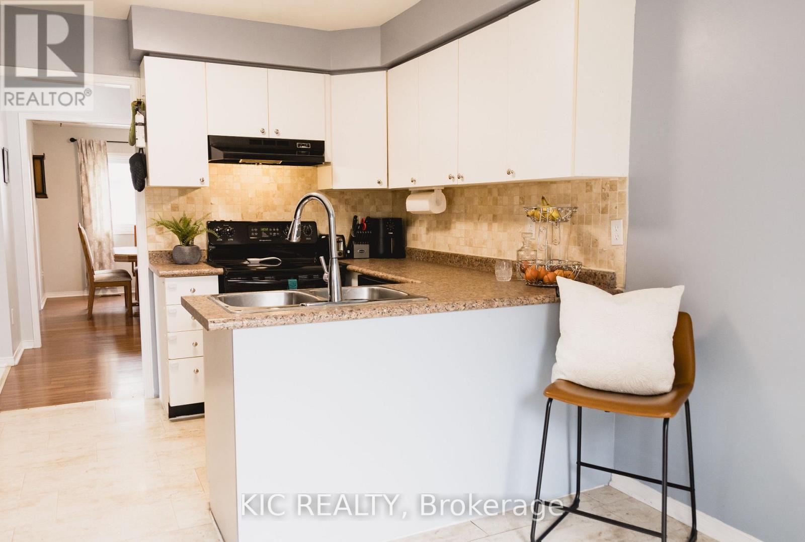 Photo 10 of 917 Chipping Park Boulevard, Cobourg ON
