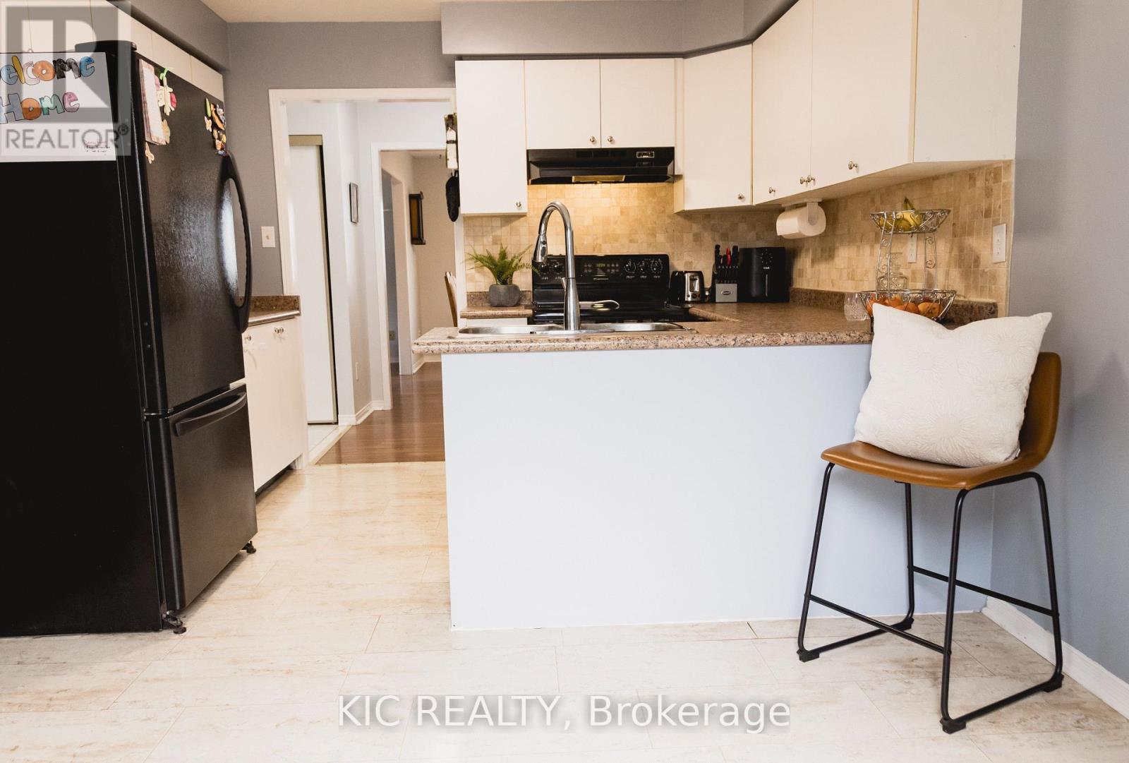 Photo 5 of 917 Chipping Park Boulevard, Cobourg ON