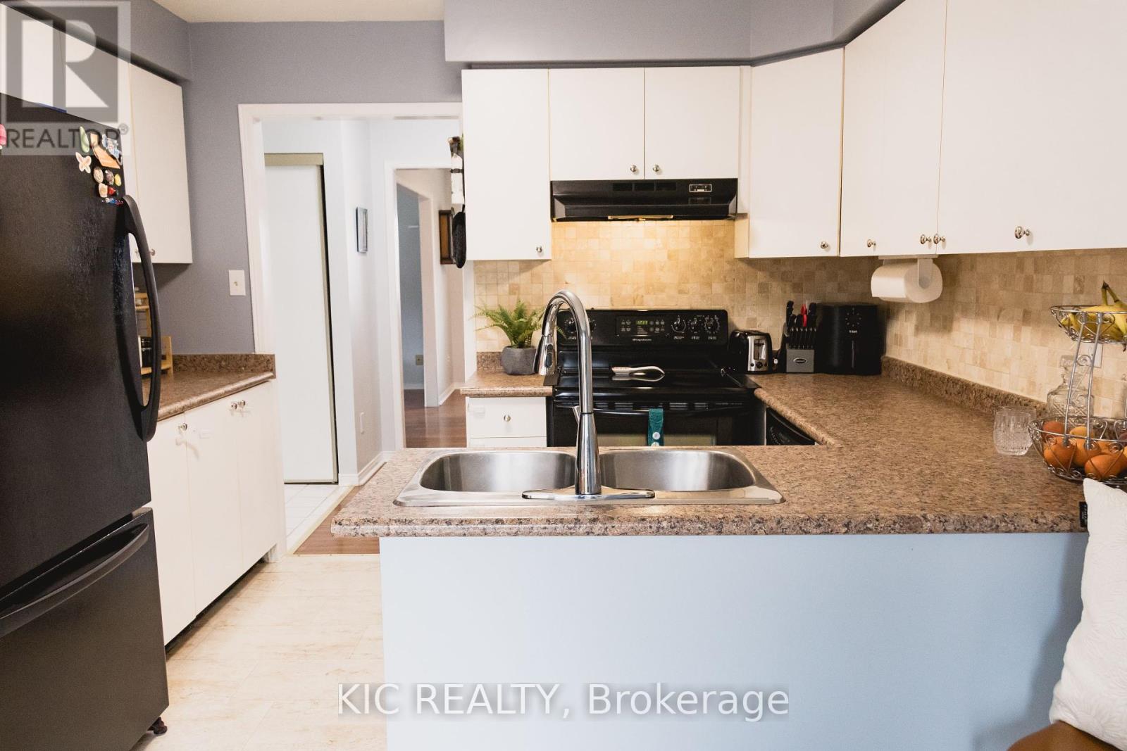 Photo 4 of 917 Chipping Park Boulevard, Cobourg ON