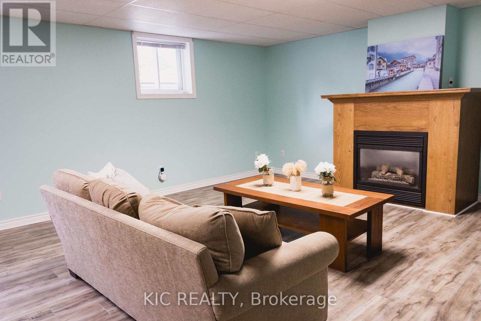 Photo 2 of 917 Chipping Park Boulevard, Cobourg ON