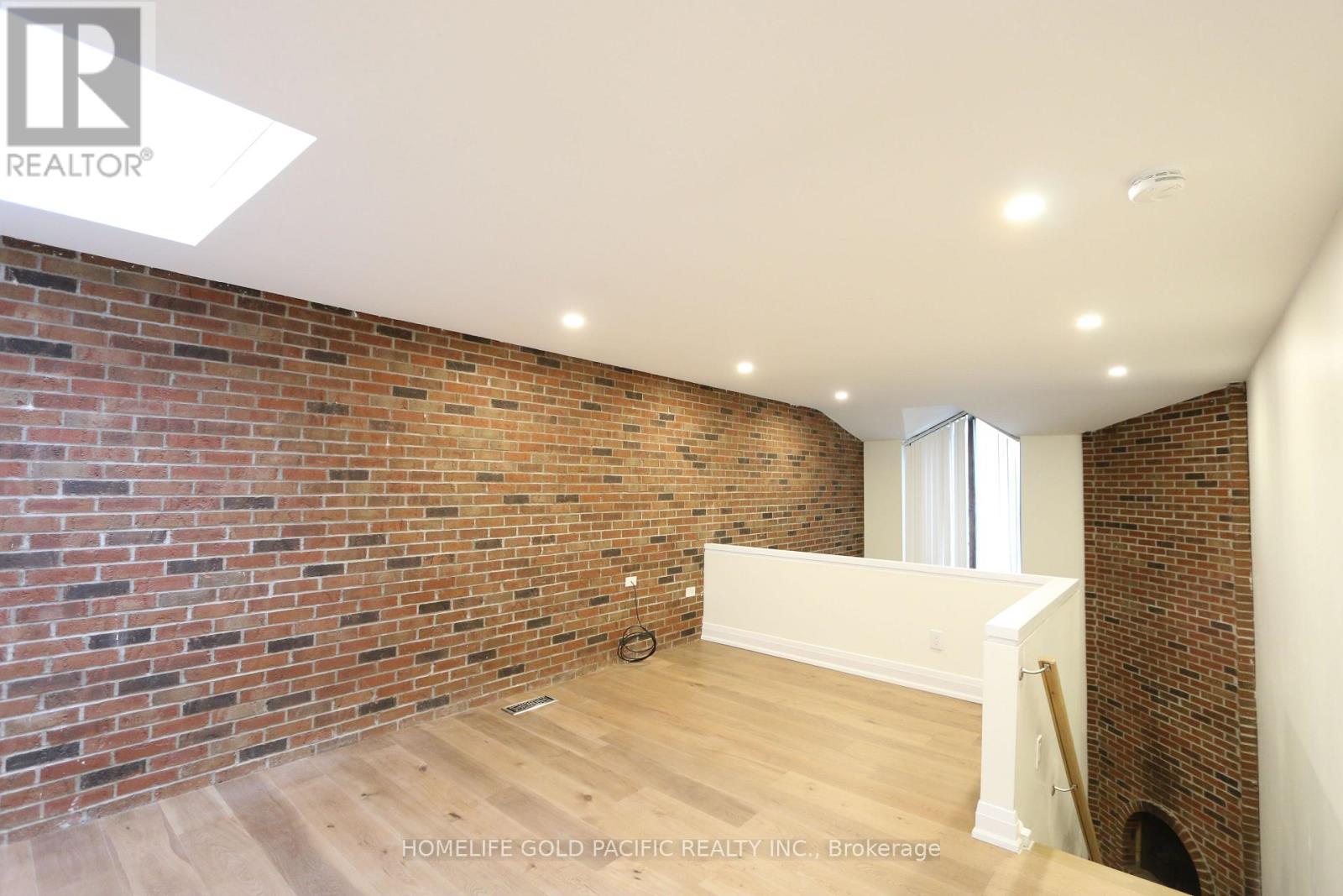 Photo 13 of 30 A Mcgill Street, Toronto ON