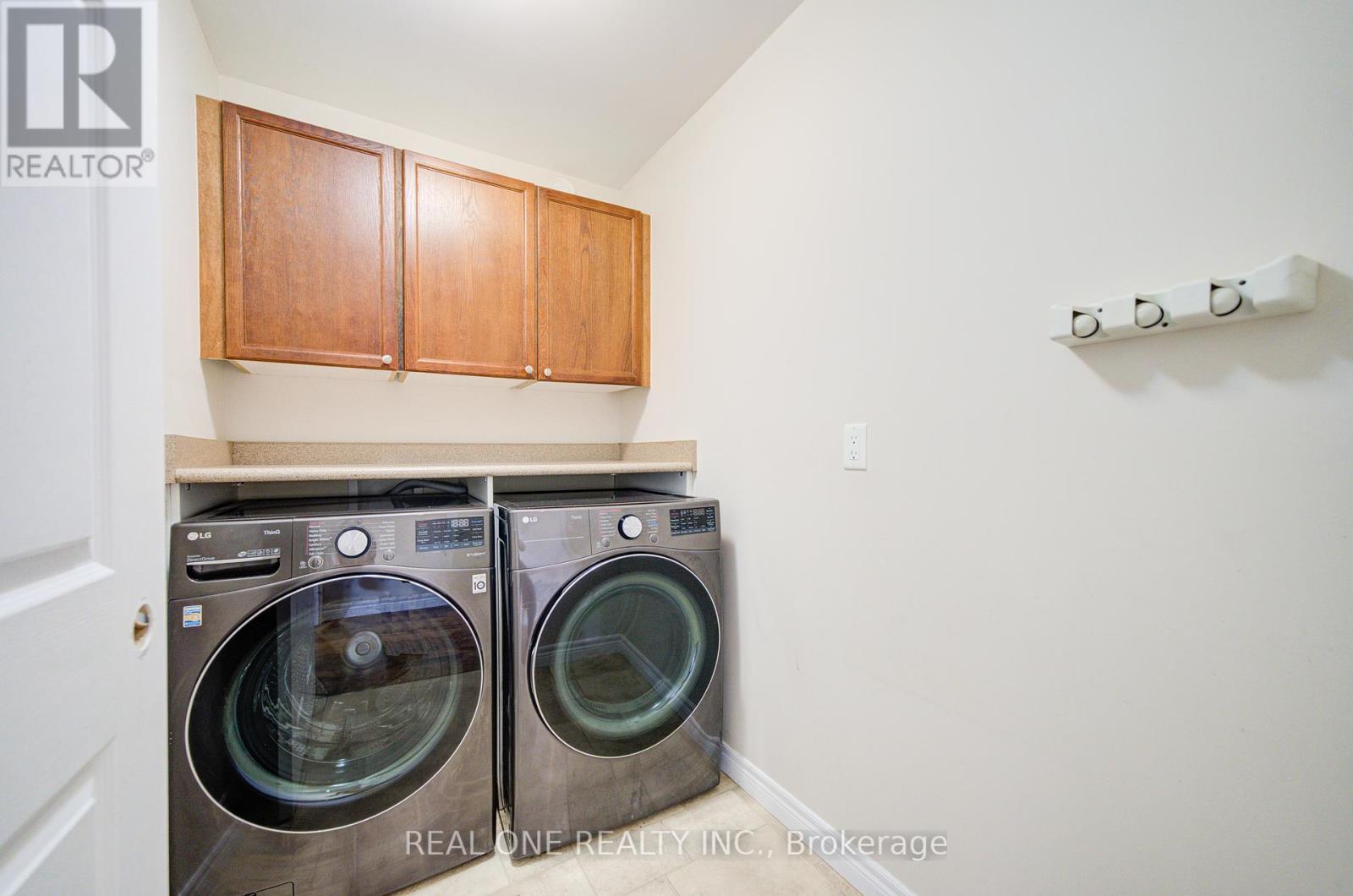 Photo 14 of 105 Milroy Drive, Peterborough North ON