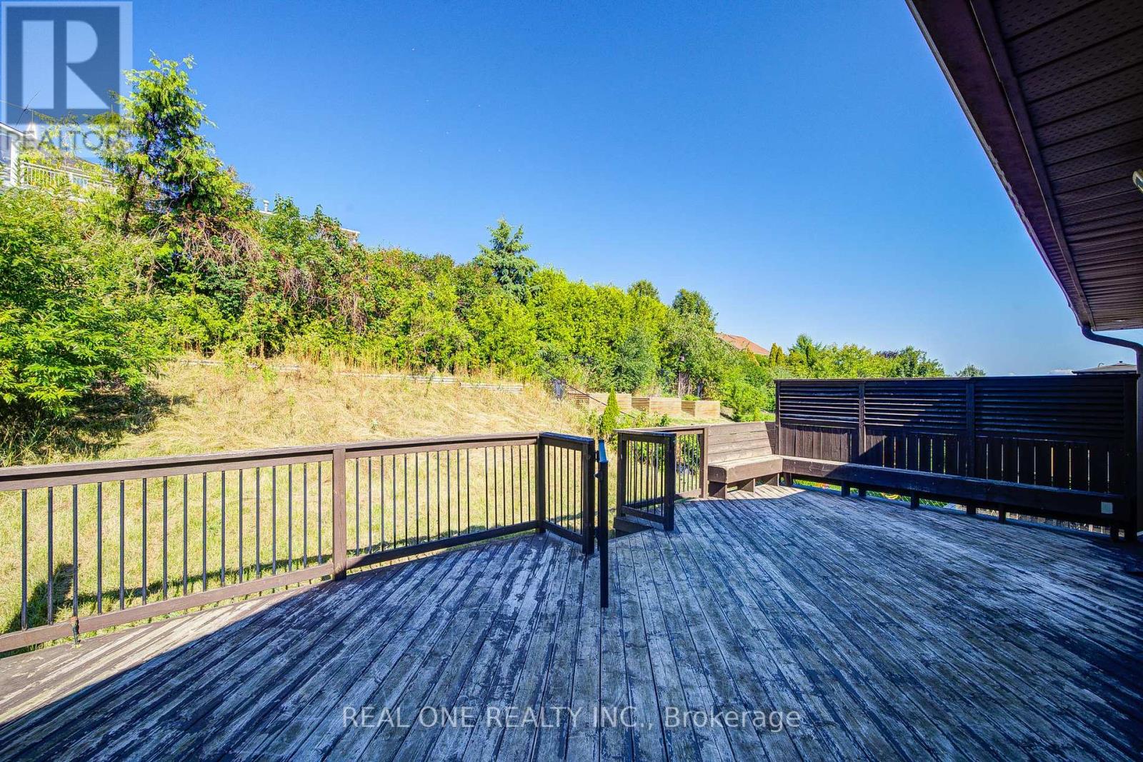 Photo 37 of 105 Milroy Drive, Peterborough North ON
