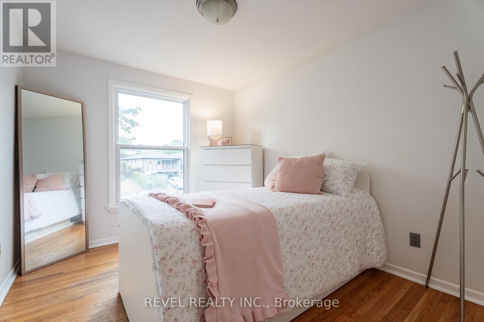 Photo 21 of 1315 Playford Road, Mississauga ON