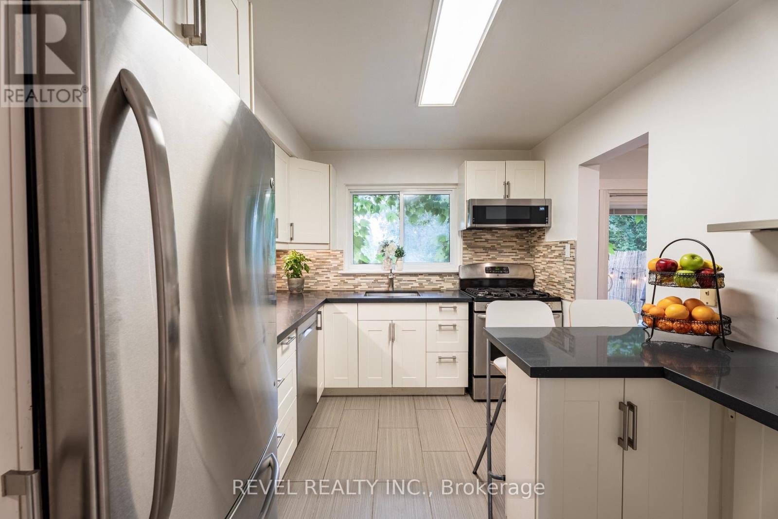Photo 15 of 1315 Playford Road, Mississauga ON