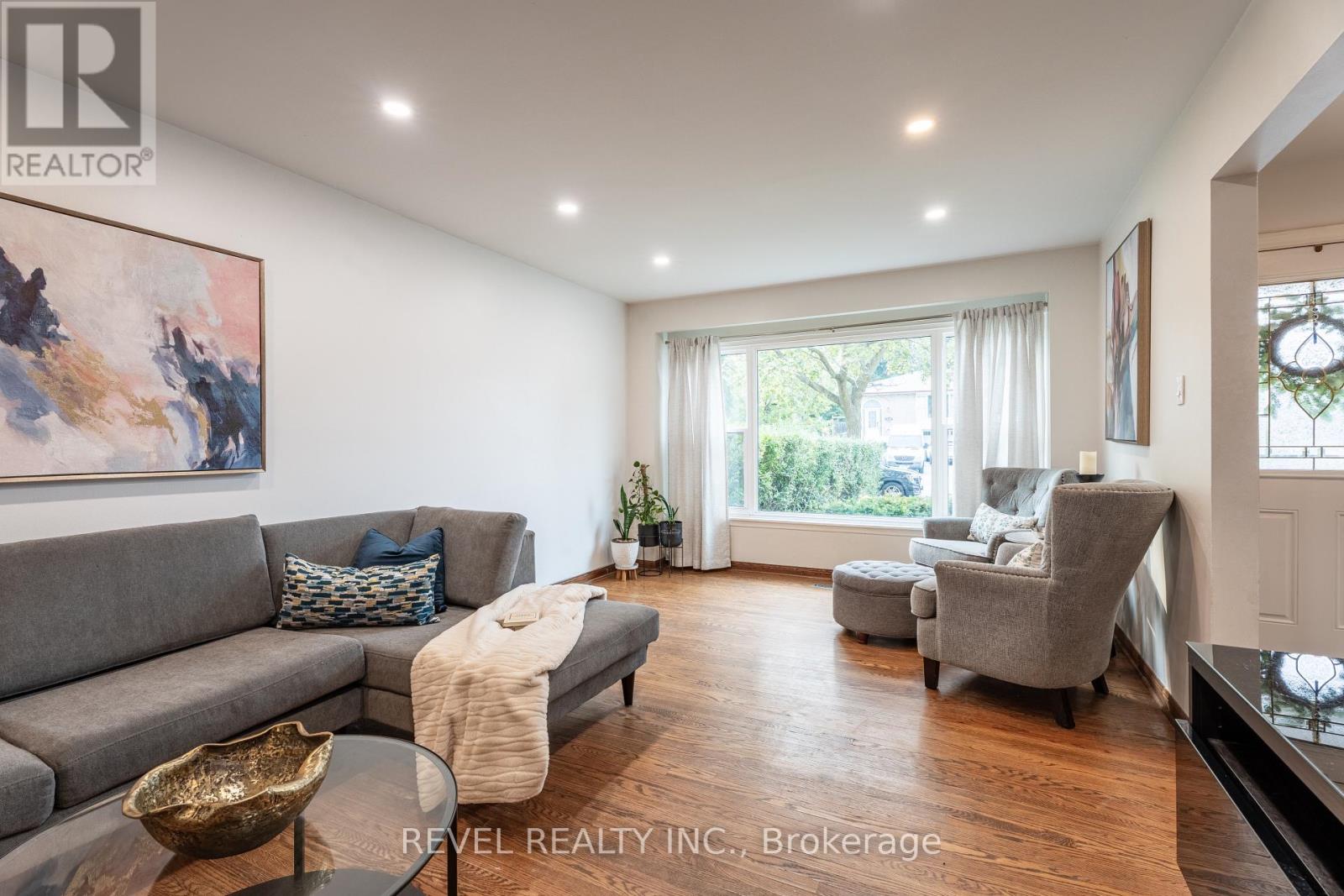 Photo 10 of 1315 Playford Road, Mississauga ON