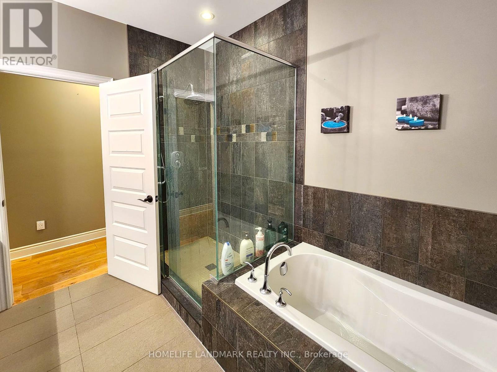 Single Family House Bungalow for Sale in  ROBIN RIDGE DRIVE Central Elgin (Belmont) 