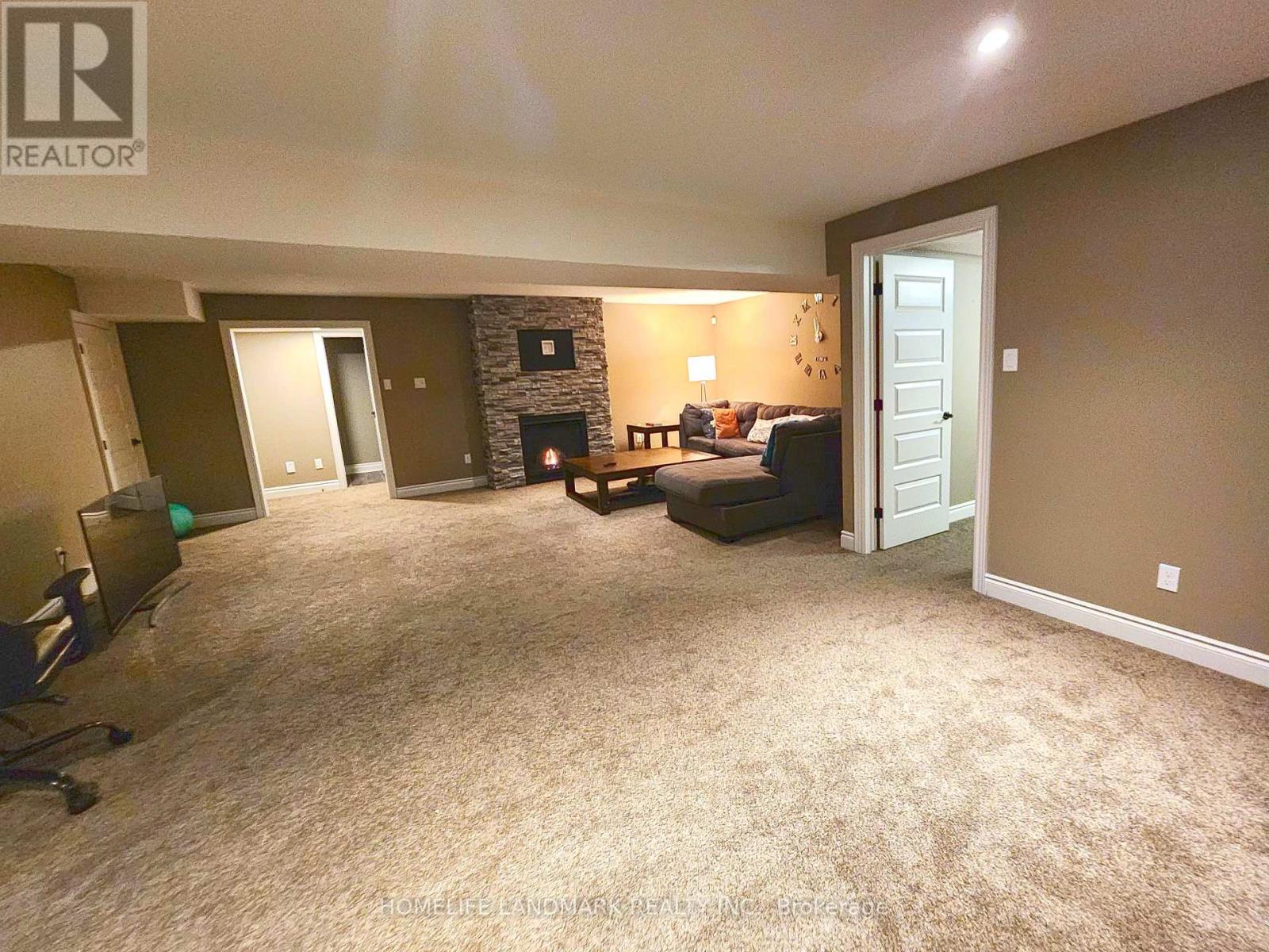 Single Family House Bungalow for Sale in  ROBIN RIDGE DRIVE Central Elgin (Belmont) 