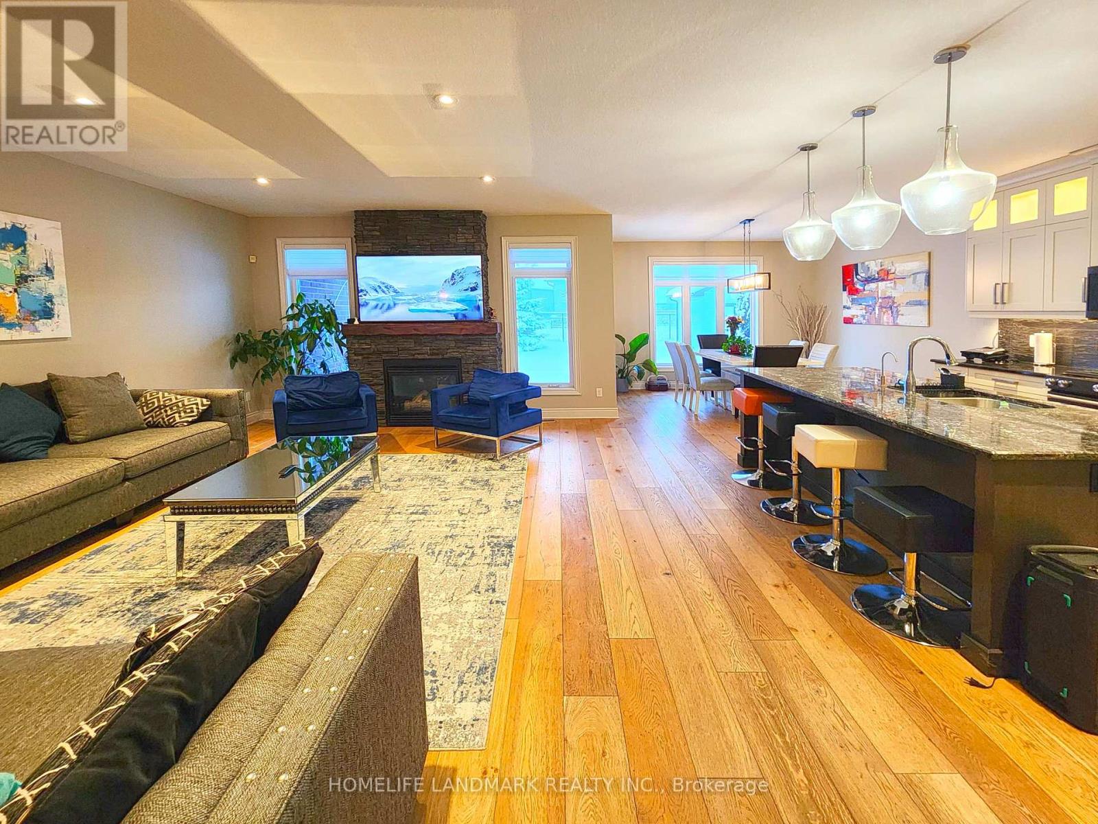 Single Family House Bungalow for Sale in  ROBIN RIDGE DRIVE Central Elgin (Belmont) 