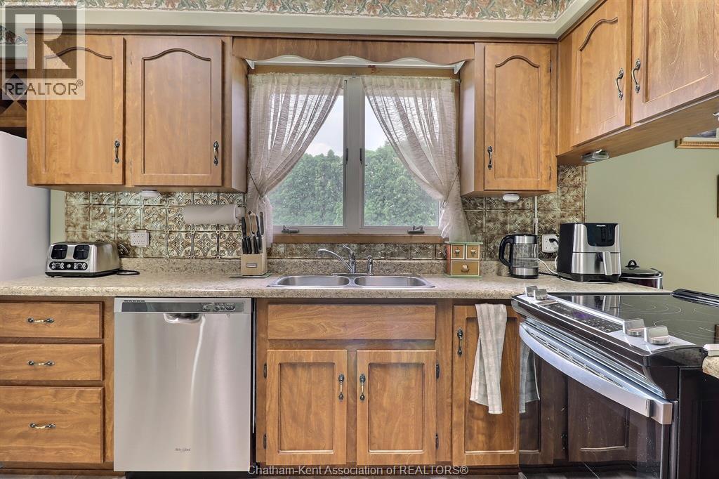 Photo 10 of 42 Willcox Street, Chatham ON