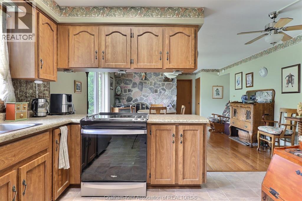 Photo 11 of 42 Willcox Street, Chatham ON